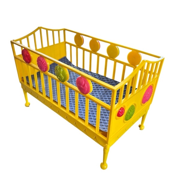 Vintage 1964 Suzy Cute Doll Crib Dresser Armoire Closet Yellow Orange Coat Rack - Picture 3 of 12